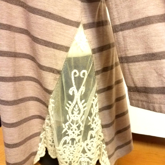 BKE red Cut-Out Lace Sides Long Sleeve Tunnic Sz Large - Picture 4 of 10